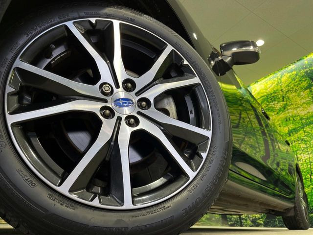 �y����17�C���`�A���~�z�C�[���z�O�ςɃ}�b�`���������A���~�z�C�[���𑕒����Ă���܂��B�e��ЊO�A���~�z�C�[����A�X�^�b�h���X�^�C�����戵�����Ă���܂��B���񂲑��k����������