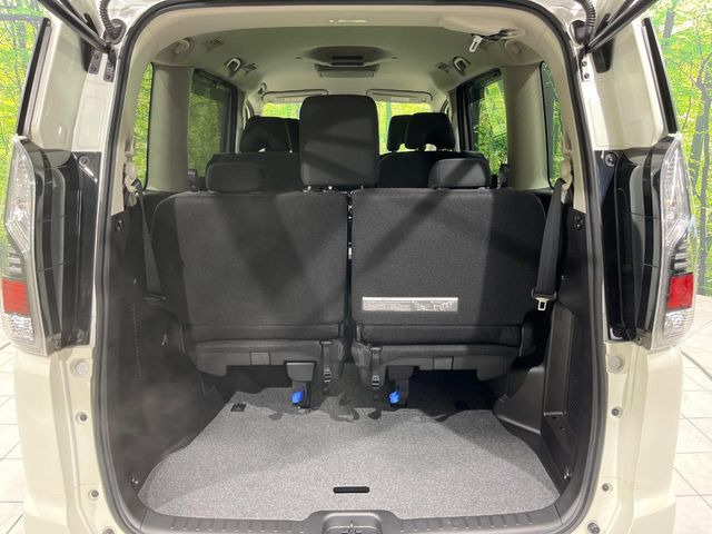 ���i�̂���������ʋ΁A���}���ɏ\���ȉ׎��X�y�[�X���m�ۂ��Ă���܂��B�Z�J���h�V�[�g��|���ƁA�傫�ȉו��̐ύڂ��\�ł���