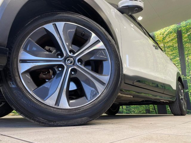 �y����17�C���`�A���~�z�C�[���z�O�ςɃ}�b�`���������A���~�z�C�[���𑕒����Ă���܂��B�e��ЊO�A���~�z�C�[����A�X�^�b�h���X�^�C�����戵�����Ă���܂��B���񂲑��k����������