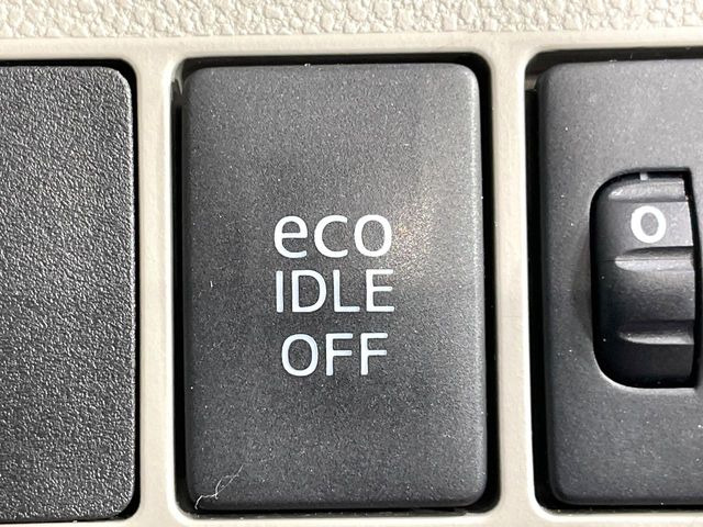 �y�A�C�h�����O�X�g�b�v�z�ԐM����a�؂Œ�Ԃ����ۂɃG���W�����~���A���ʂȔR���̏����}���܂��B�R��������ی�ɂȂ���@�\��G���W���̓u���[�L�𗣂��΍Ďn�����܂��B