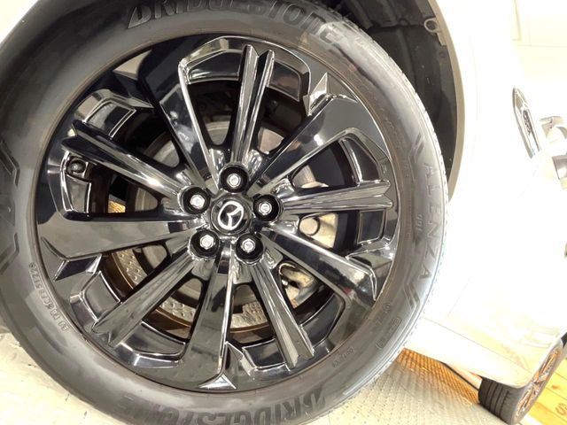 �y����20�C���`�A���~�z�C�[���z�O�ςɃ}�b�`���������A���~�z�C�[���𑕒����Ă���܂��B�e��ЊO�A���~�z�C�[����A�X�^�b�h���X�^�C�����戵�����Ă���܂��B���񂲑��k����������