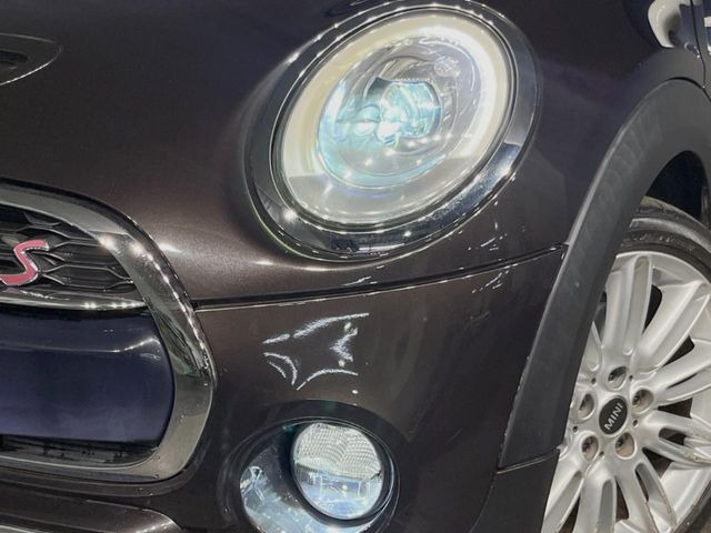 ��LED�w�b�h���C�g:��ԑ��s�����ǍD�Ȏ��E���m�ۂ����S���ĉ^�]�ł��鍂�P�xLED�w�b�h���C�g�𑕔�!�_�����x�������A����d�͂��}�����Ă��܂��B