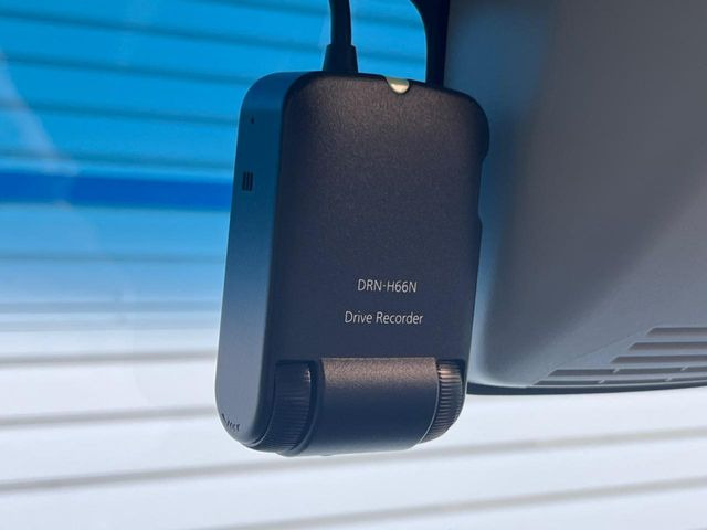 �y�h���C�u���R�[�_�[�z���S�E���S�ȃJ�[���C�t�ɕK�{�̃h���C�u���R�[�_�[�𑕔�!���s���͂������A������^�]�⎖�̂ɑ��������ۂ̏󋵂��f���ŋL�^���A����̃��X�N�ɔ����܂��B