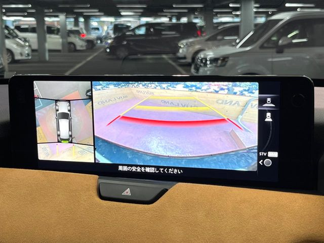 �y360&deg;�r���[���j�^�[�z��p�̃J�����ɂ��A�ォ�猩���낵���悤�Ȏ��_��360�x�N���}�̎��͂��m�F���邱�Ƃ��ł��܂����c�񒓎Ԃ╝�񂹎��Ɋ��􂵂Ă���܂���