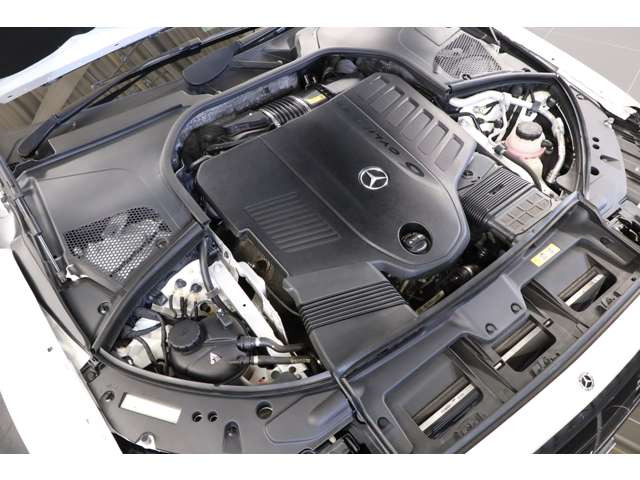 3.0L ����6�C��DOHC�^�[�{+���[�^�[�A�G���W��:435ps/53.0kgm ���[�^�[:22ps/25.5kgm�A�S��&times;�S��&times;�S��mm 5210&times;1930&times;1505mm�A�ԗ��d�� 2140kg