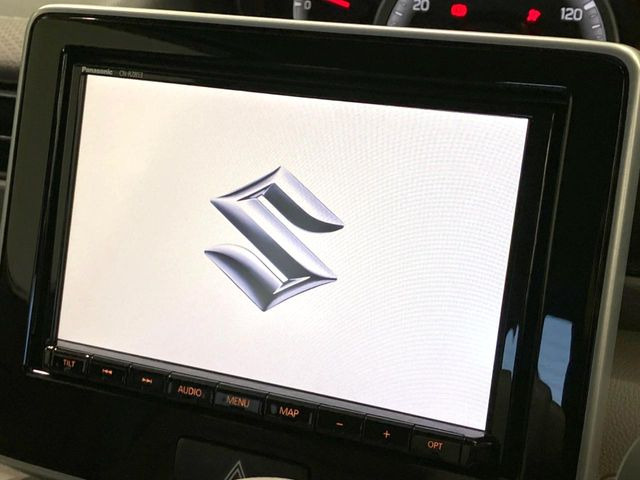 �y���[�J�[�����i�r�z�C���e���A�ɗn�����ރX�^�C���b�V���ȁu��p�݌v�v���[�J�[�i�r�𑕔��􎋔F���⑀�쐫�ȂǊ�{���\�ɂ��D��A���㎿�ȃJ�[���C�t�����y���݂��������܂��B