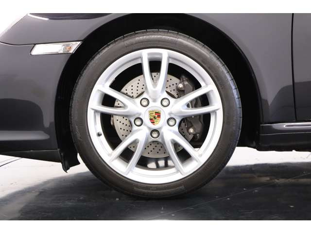 ���n���h��&times;�u���b�N�{�f�B&times;�u���E���y&times;�x�[�W�����U�[�͂Ȃ��󏭂Ȏd�l�ƂȂ��l�ȋC�i����I�[�v���h���C�u�����y���݂��������邱�Ƃł��傤�B