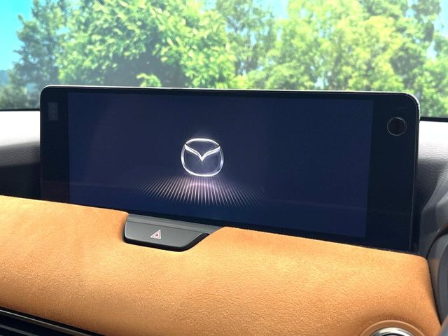 �y12.3�C���`�}�c�_�R�l�N�g�z�ԓ��̕��͋C�Ƀ}�b�`������^�f�B�X�v���C�B�X�}�z�ڑ��ł̃i�r�g�p��Bluetooth�Đ����A�l�X�ȋ@�\���y���߂܂��B�����I�ȃ_�C�������삪�\�ŁA�g��������ǍD�ł��B