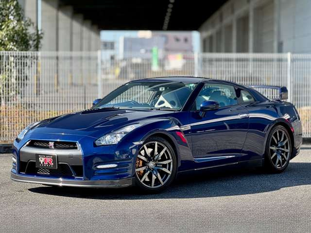 R35GT-R���X�Ƃ��āA�ԗ��̏�Ԃ���GT-R�Ƃ��Ă̓����܂ŁA���ԑI�тɑ΂��ăA�h�o�C�X�����Ē����Ă���܂��B����]�̓��e�̂��Ԃ����T�����鎖���\�ł��B�܂��͂��C�y�ɂ����k�������B