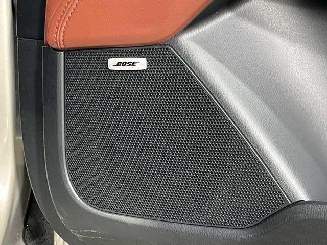 �yBOSE�T�E���h�V�X�e���z���[�J�[�I�v�V�����̍��i�ʃT�E���h�V�X�e���𓋍ځB��p�̃`���[�j���O���{���ꂽ�召�l�X�ȃX�s�[�J�[����ǎ��ȃT�E���h���t�ł��A�Տꊴ���ӂ�鉹����Ԃ����o���܂��B