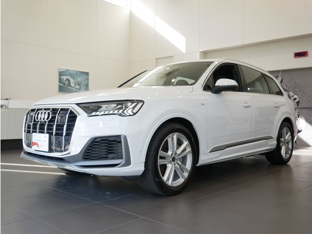 Q755 TFSI クワトロ Sライン 4WD