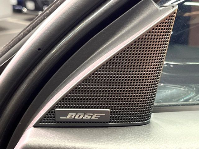 �yBOSE�T�E���h�V�X�e���z���[�J�[�I�v�V�����̍��i�ʃT�E���h�V�X�e���𓋍ځB��p�̃`���[�j���O���{���ꂽ�召�l�X�ȃX�s�[�J�[����ǎ��ȃT�E���h���t�ł��A�Տꊴ���ӂ�鉹����Ԃ����o���܂��B