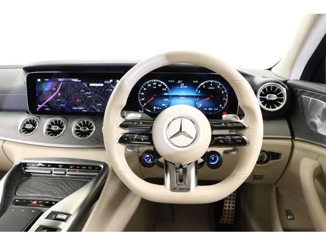 �X�|�[�c���\�Ǝ��p�������˔�����2022�N��GT4�h�A�N�[�y�B��������ʂȎ��Ԃɕς�鑽�p�r��4�h�A���f���B