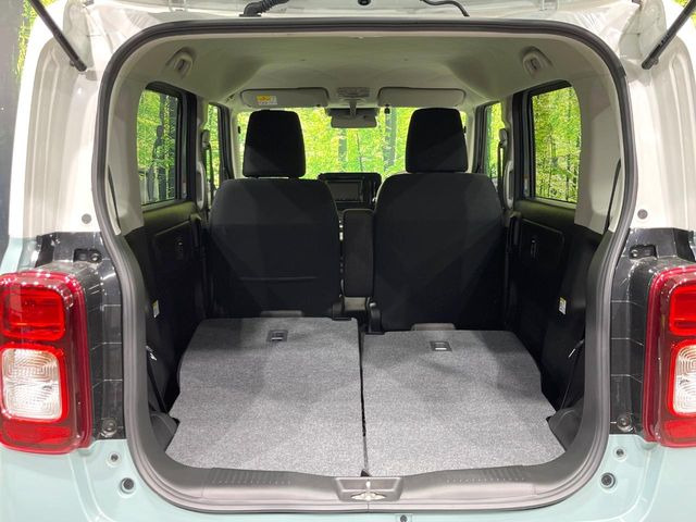 ���i�̂���������ʋ΁A���}���ɏ\���ȉ׎��X�y�[�X���m�ۂ��Ă���܂��B�Z�J���h�V�[�g��|���ƁA�傫�ȉו��̐ύڂ��\�ł���