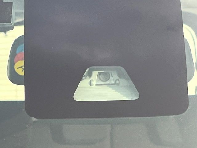 �y�g���^�Z�[�t�e�B�Z���X�z���s���ɑO���̎ԗ�����F�����A�Փ˂������Ȏ��͌x��ƃu���[�L�ŏՓˉ���Ɣ�Q�y�����A�V�X�g�B�����S�Ƀh���C�u�����y���݂��������܂��B