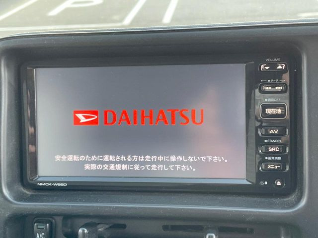 �y�����i�r�z�l�C�̏����i�r�𑕔����Ă���܂��B�i�r�̎g���₷���͂������A�I�[�f�B�I�@�\���[��!�L�����v�◷�s�͂������A�ʋ΂┃�����ȂǕ��i�̃h���C�u���y�����Ȃ�͂���