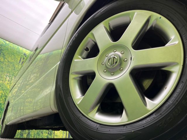 �y����17�C���`�A���~�z�C�[���z�O�ςɃ}�b�`���������A���~�z�C�[���𑕒����Ă���܂��B�e��ЊO�A���~�z�C�[����A�X�^�b�h���X�^�C�����戵�����Ă���܂��B���񂲑��k����������