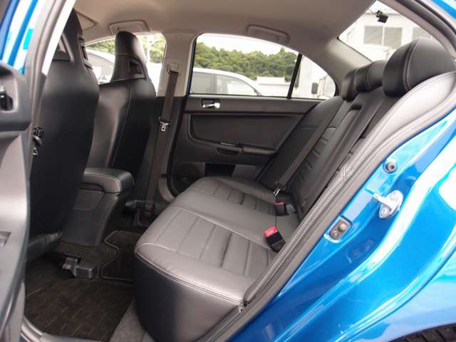 �S���ł��䐔�̏��Ȃ����C�g�j���O�u���[�O���F�̃����T�[�v���~�A��������!�ߋ����𐮔��L�^���13���c���Ă���A�ߘa7�N6����HKS�ԍ������V�i��t���ρB�ߘa4�N5��SST�X�g���[�i�[�����ς݂ł�