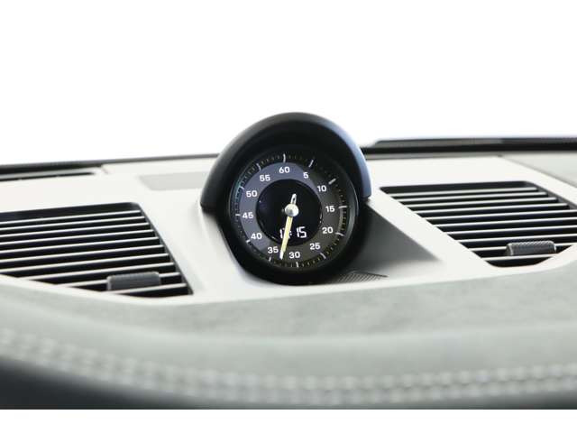 �N���mPKG���ځB�h���C�u���[�h�ؑւɂ��A�X��肩��X�|�[�c���s�܂ŕ��L���y���߂܂��B