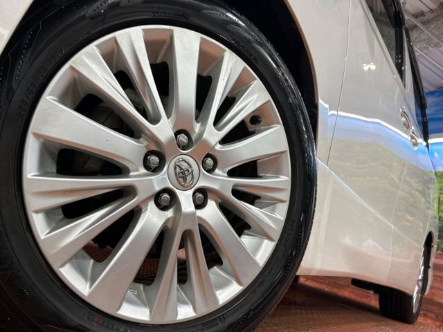 �y����18�C���`�A���~�z�C�[���z�O�ςɃ}�b�`���������A���~�z�C�[���𑕒����Ă���܂��B�e��ЊO�A���~�z�C�[����A�X�^�b�h���X�^�C�����戵�����Ă���܂��B���񂲑��k����������