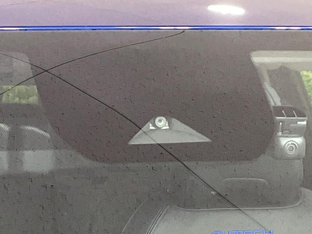 �y�G�}�[�W�F���V�[�u���[�L�z���s���ɑO���̎ԗ�����F�����A�Փ˂������Ȏ��͌x��ƃu���[�L�ŏՓˉ���Ɣ�Q�y�����A�V�X�g�B�����S�Ƀh���C�u�����y���݂��������܂��B