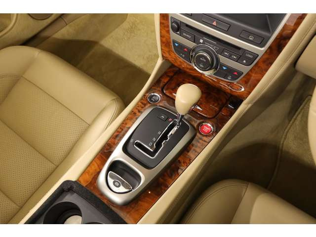 ���y���C�I�ł͑S���e�n���炨�⍇���𒸑Ղ��Ă���A�����S�̂̂��_��̖�4���̓����[�g�_��ƂȂ�܂��B���Ԃ̏�Ԃ���ɋC�ɂȂ�_�͂��A��������΂��d�b���[���ɂĂ��`�������Ē����܂��B