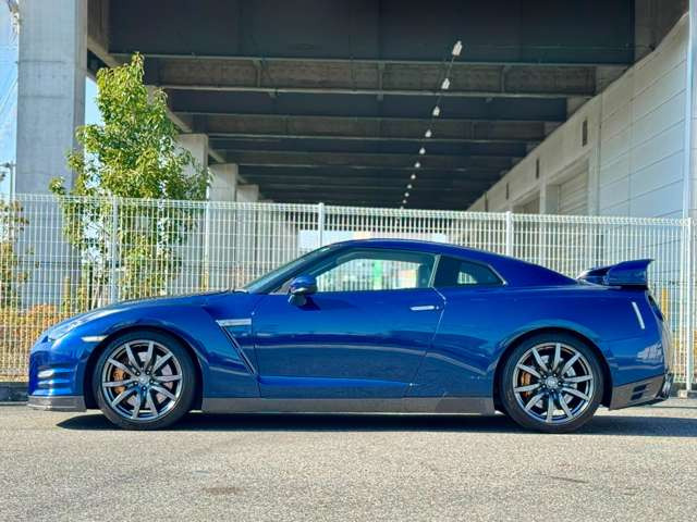 1�N�ԁA���s�������̃����O�ۏ؁B�ő�600���ځE24H 365���S���Ή����[�h�T�[�r�X�t�B���[�Ԍ�����S���Ē�����؂ɂ���蒸���܂��悤�A���ГƎ���GT-R35��p�ۏ؂����p�ӂ��Ă���܂��B