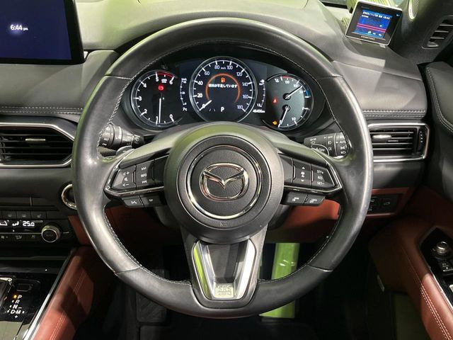 �y�����v�����X�e�A�����O�z�㎿�Ȋv���g�p���邱�ƂŁA��ɂ����������݂ƂĂ��^�]���₷���n���h���ł���