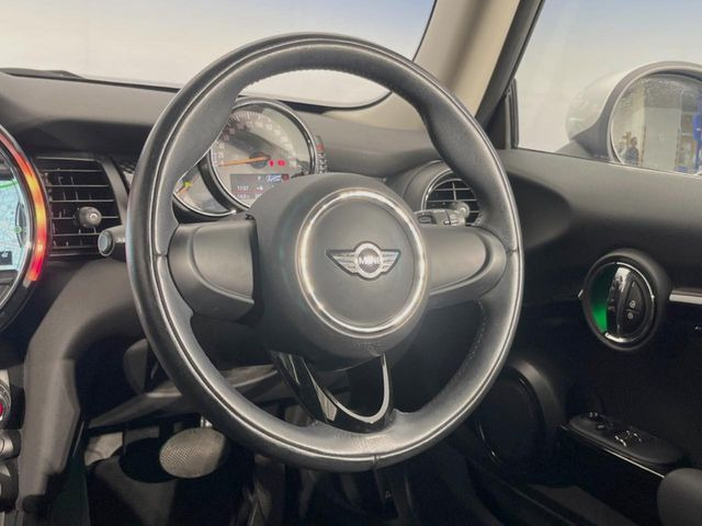 ���n���h�����̃X�������Ȃ��A���ꂢ�ȏ�Ԃ��ێ����Ă���܂��B�e�X�C�b�`���̓�����m�F�ς݂ł��B