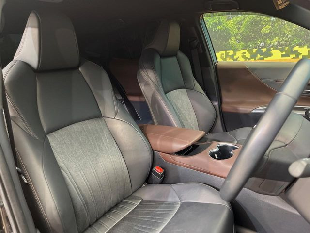 運転席シート廻りは使用感も少なく、良好な状態となっています。丁寧に使われていたことがよくわかりますね。