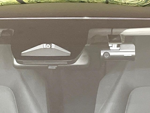 �y�g���^�Z�[�t�e�B�Z���X�z���s���ɑO���̎ԗ�����F�����A�Փ˂������Ȏ��͌x��ƃu���[�L�ŏՓˉ���Ɣ�Q�y�����A�V�X�g�B�����S�Ƀh���C�u�����y���݂��������܂��B