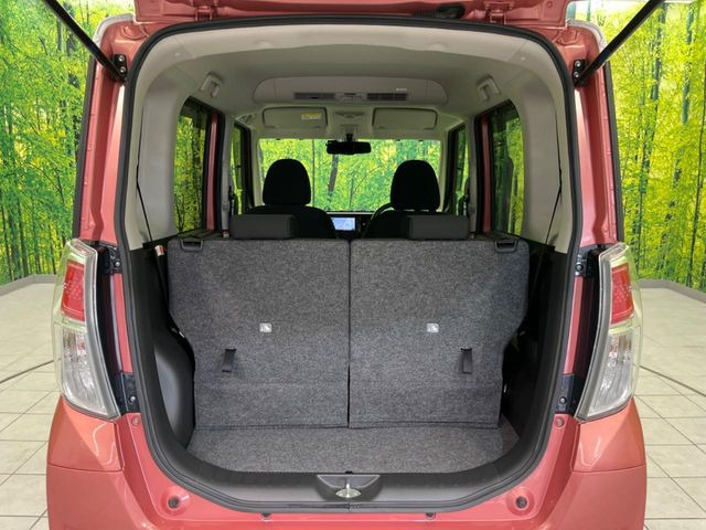 ���i�̂���������ʋ΁A���}���ɏ\���ȉ׎��X�y�[�X���m�ۂ��Ă���܂��B�Z�J���h�V�[�g��|���ƁA�傫�ȉו��̐ύڂ��\�ł���