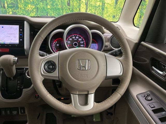 �y�����v�����X�e�A�����O�z�㎿�Ȋv���g�p���邱�ƂŁA��ɂ����������݂ƂĂ��^�]���₷���n���h���ł���