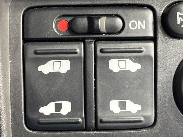 �y�����p���[�X���C�h�h�A�z�X�}�[�g�L�[��^�]�Ȃ̃X�C�b�`�Ō�ȗ����X���C�h�h�A�̊J���\���d��������͂����ăh�A���J����K�v�������A�����Ȃ��q�l�ł��ȒP�ɊJ���߂ł����K�ł���