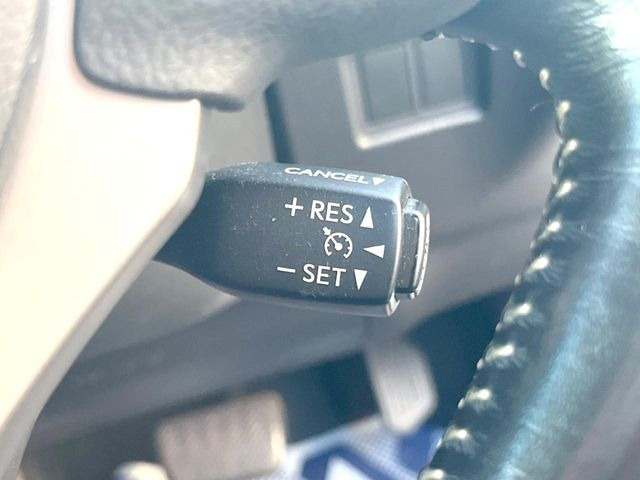 �y�N���[�Y�R���g���[���z�������H�����N���N���s�B�A�N�Z���𗣂��Ă���葬�x�ő��s���ł��A�������^�]���̕��S���y��!�����E�������ȒP�ȃX�C�b�`����Œ����ł��܂��B