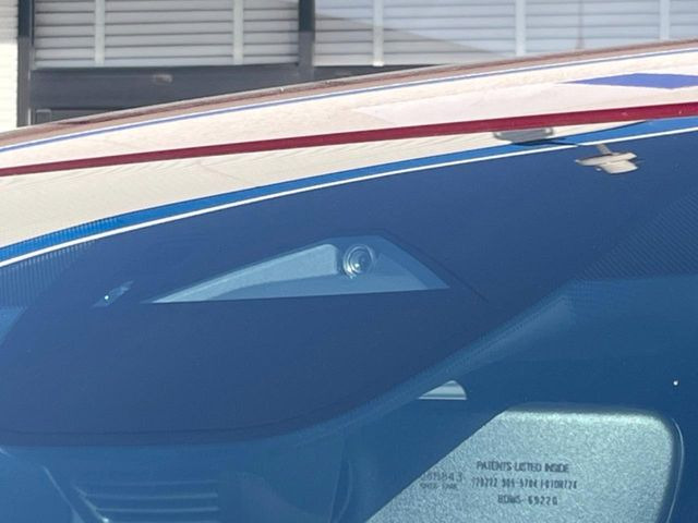 �y�X�}�[�g�u���[�L�T�|�[�g�z���s���ɑO���̎ԗ�����F�����A�Փ˂������Ȏ��͌x��ƃu���[�L�ŏՓˉ���Ɣ�Q�y�����A�V�X�g�B�����S�Ƀh���C�u�����y���݂��������܂��B