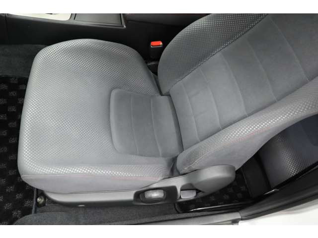 ���͂̂���GT-R�̃G�L�]�[�X�g�m�[�g�����y���ݒ����鎊�ɂ�1��𐥔񈤎Ԃ�1��ɂ������ł��傤���B�K���[�W�ɂ��Ԃ�Y����f�G�ȃf�U�C���̂��Ԃł��B