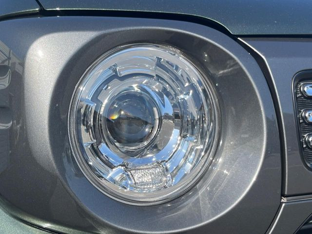 �yLED�w�b�h���C�g�z���V����ԑ��s�����ǍD�Ȏ��E���m�ۂ����S���ĉ^�]�ł��鍂�P�xLED�w�b�h���C�g�𑕔�!�_�����x�������A����d�͂��}�����Ă��܂��B