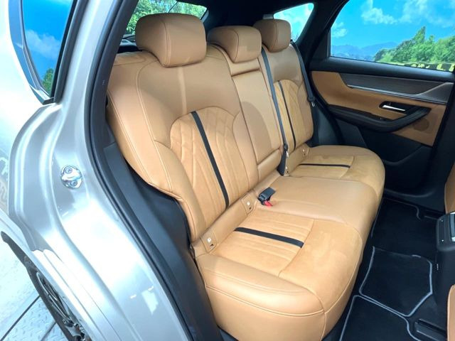 �y�n�[�t���U�[�V�[�g�z�������ƍ���S�n�𗼗������l�C�̃V�[�g���w�ʁE���ʂ̓X�G�[�h���ƂȂ��Ă���A���G��⊊��ɂ����ɗD��Ă��܂��B�C���╞���ɍ��E���ꂸ���K�ɂ���肢�������܂��B