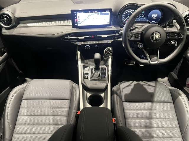 トナーレプラグインハイブリッド Q4 ヴェローチェ 4WD