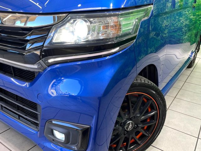 �yLED�w�b�h���C�g�z���V����ԑ��s�����ǍD�Ȏ��E���m�ۂ����S���ĉ^�]�ł��鍂�P�xLED�w�b�h���C�g�𑕔�!�_�����x�������A����d�͂��}�����Ă��܂��B