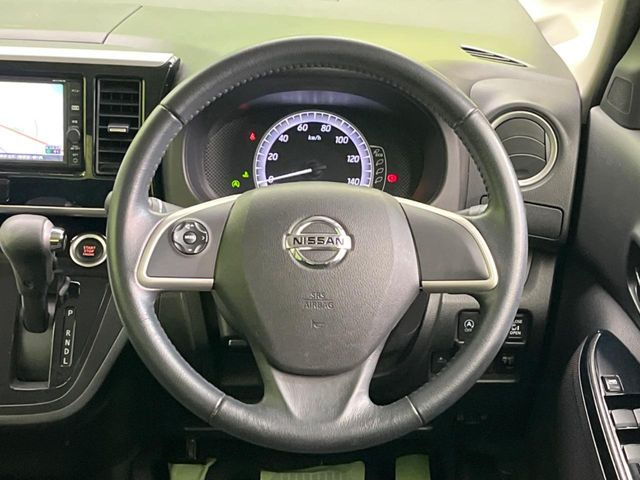 �y�����v�����X�e�A�����O�z�㎿�Ȋv���g�p���邱�ƂŁA��ɂ����������݂ƂĂ��^�]���₷���n���h���ł���