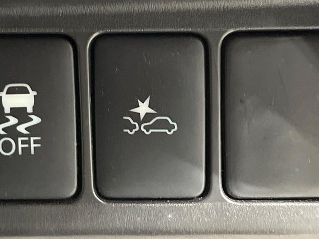 �y�G�}�[�W�F���V�[�u���[�L�z���s���ɑO���̎ԗ�����F�����A�Փ˂������Ȏ��͌x��ƃu���[�L�ŏՓˉ���Ɣ�Q�y�����A�V�X�g�B�����S�Ƀh���C�u�����y���݂��������܂��B