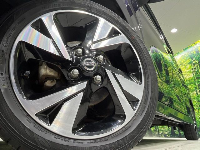 �y����15�C���`�A���~�z�C�[���z�O�ςɃ}�b�`���������A���~�z�C�[���𑕒����Ă���܂��B�e��ЊO�A���~�z�C�[����A�X�^�b�h���X�^�C�����戵�����Ă���܂��B���񂲑��k����������