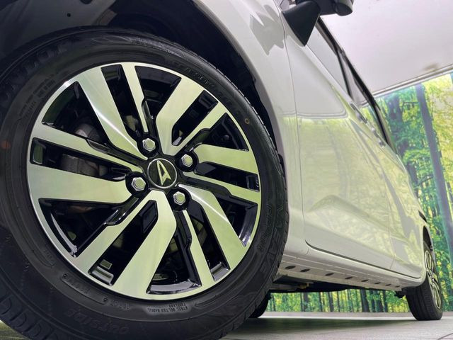 �y����14�C���`�A���~�z�C�[���z�O�ςɃ}�b�`���������A���~�z�C�[���𑕒����Ă���܂��B�e��ЊO�A���~�z�C�[����A�X�^�b�h���X�^�C�����戵�����Ă���܂��B���񂲑��k����������