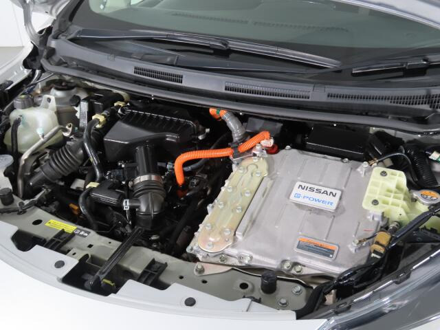 �G���W�����[�������ꂢ�ł���B�@�֋@�\�n���ǍD�ł��B�[�ԑO�ɓ_���������s���܂��B�G���W���I�C���E�I�C���t�B���^�[�E�G�A�R���t�B���^�[�E���C�p�[�S���͕K�������v���܂�(�G�A�R���t�B���^�[�́A�����Ԃ̂�)