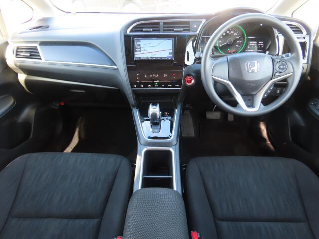 ���O���̐��|�E�K���X�n�{�f�B�R�[�e�B���O��CAR�N���[�j���O���Ǝ҂��{�H�������܂��̂ő�ϐ����B�I���b�N�X�����Ԃł݂͂Ȃ��܂ɉ��K�ȃh���C�u�����񑩁B