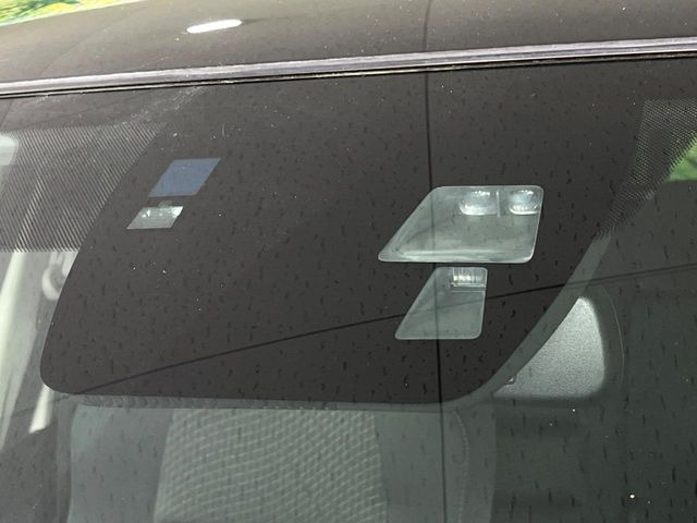 �y�X�}�[�g�u���[�L�T�|�[�g�z���s���ɑO���̎ԗ�����F�����A�Փ˂������Ȏ��͌x��ƃu���[�L�ŏՓˉ���Ɣ�Q�y�����A�V�X�g�B�����S�Ƀh���C�u�����y���݂��������܂��B