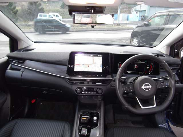 ノートオーラ1.2 G FOUR レザーエディション 4WD