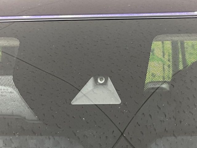 �y�G�}�[�W�F���V�[�u���[�L�z���s���ɑO���̎ԗ�����F�����A�Փ˂������Ȏ��͌x��ƃu���[�L�ŏՓˉ���Ɣ�Q�y�����A�V�X�g�B�����S�Ƀh���C�u�����y���݂��������܂��B